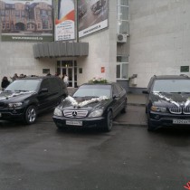 Кортеж Mercedes и BMW